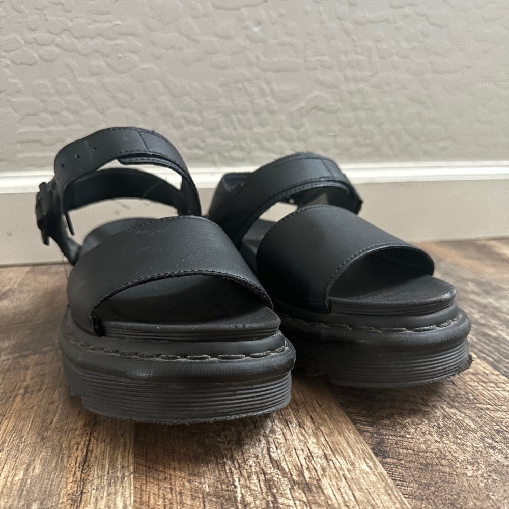 dr.martens voss sandal